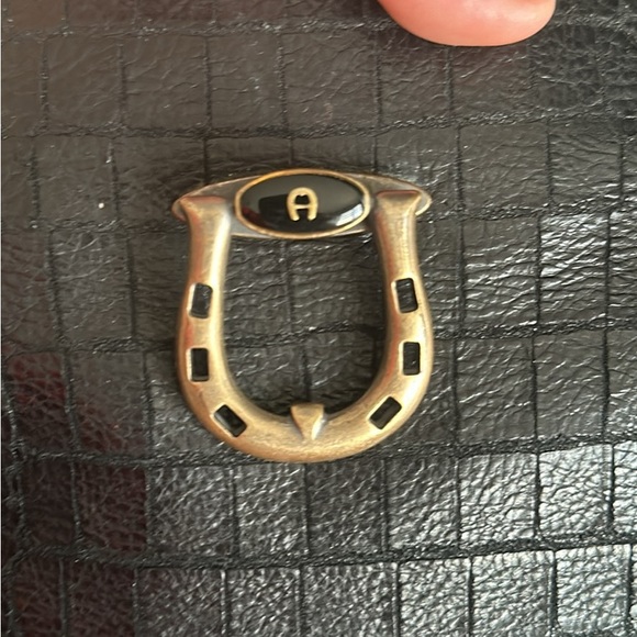 Aigner - Picture 3 of 6